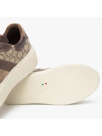 Nero Giardini Sneakers laag in Bruin