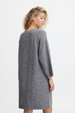 b.young Strickkleid in Grau