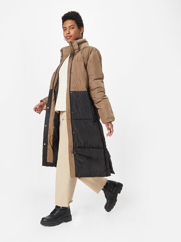 Manteau d’hiver 'Buff' SECOND FEMALE en beige