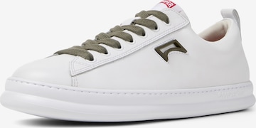Baskets basses 'Runner Four' CAMPER en blanc : devant