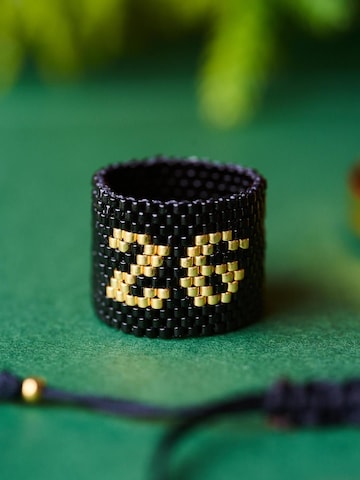 THE GEM STORIES JEWELRY - Anillo 'Miyuki Black Gold 26 Ring Edition Black Gold' en negro: frente