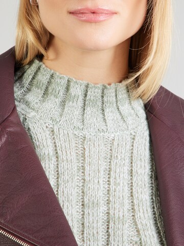 ABOUT YOU Pullover 'Caitlin' in Grün