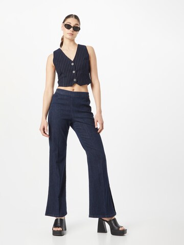 UNITED COLORS OF BENETTON Flared Jeans in Blau