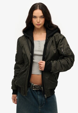 Superdry Between-season jacket in Green: front