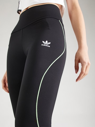 ADIDAS ORIGINALS Skinny Leggingsit värissä musta