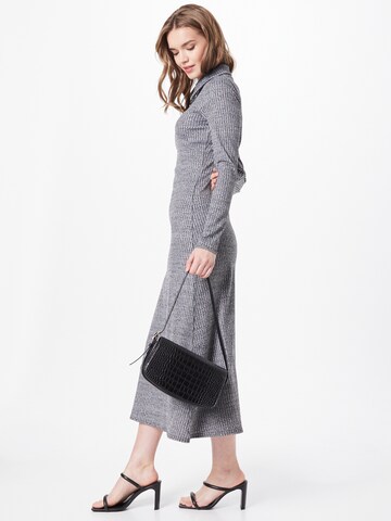 Robe Warehouse en gris