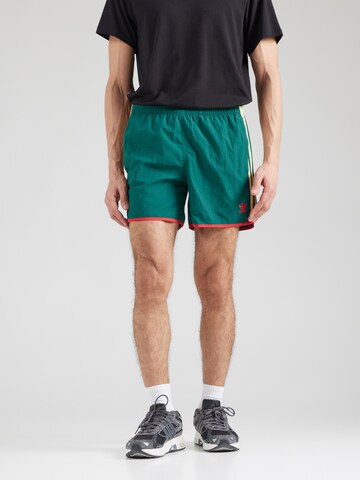 regular Pantaloni 'Adicolor Classics Sprinter' di ADIDAS ORIGINALS in verde: frontale