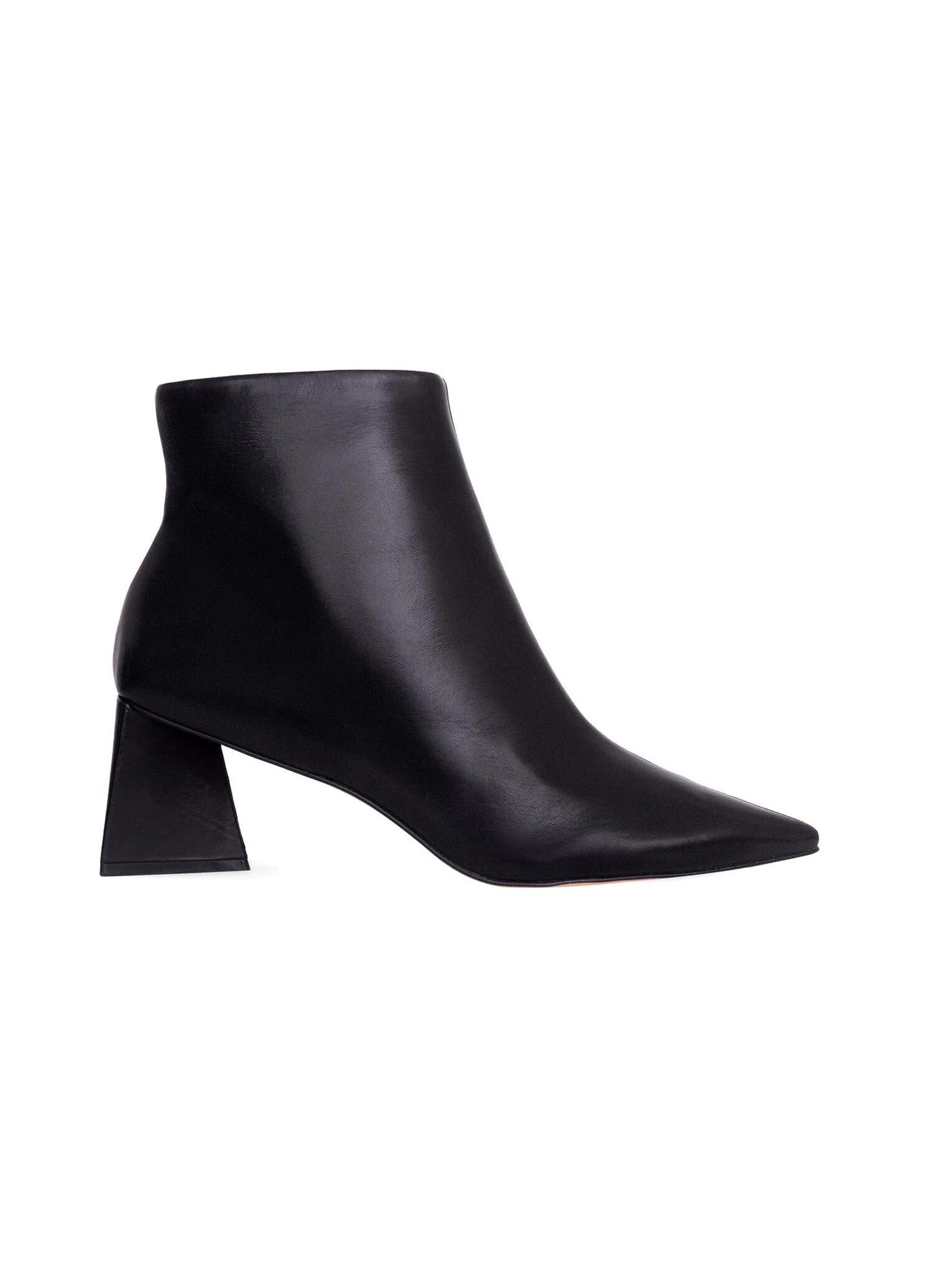 Bottines 'Bottines Mangara Mabea en cuir noir' Mangara Atelier en noir : devant