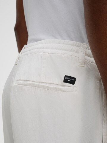 Regular Pantalon 'Saturn' STRELLSON en blanc