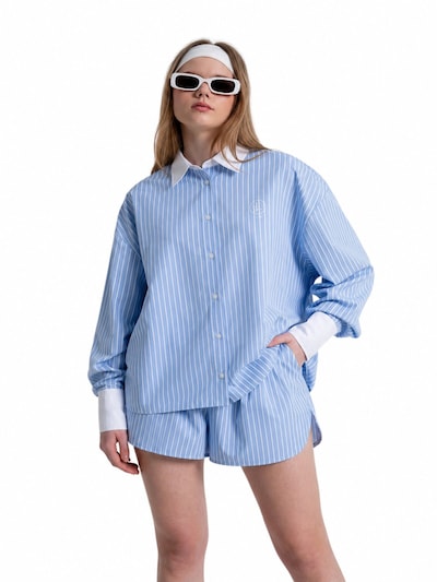 HOLLY LOLLY Bluse in M in hellblau / weiß, Produktansicht