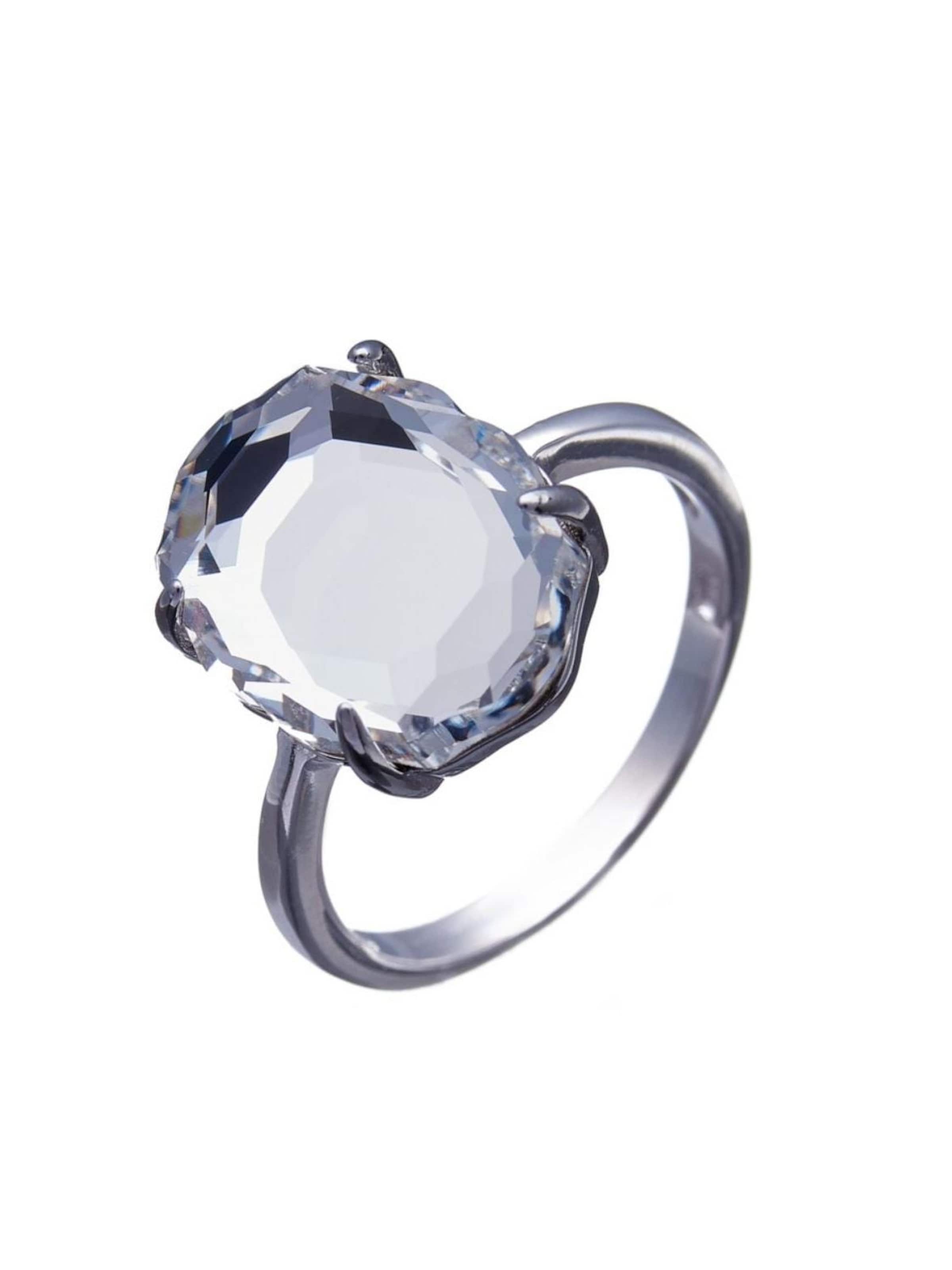 THE GEM STORIES JEWELRY - Anillo 'Crystal Silver Night Baroque Ring - Rhodium' en plata: frente