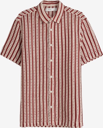 Bershka Regular fit Button Up Shirt in Red: front