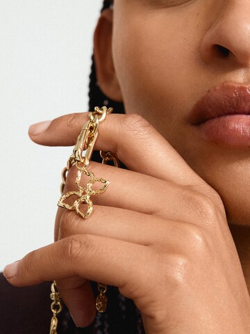 Pilgrim Pendant in Gold