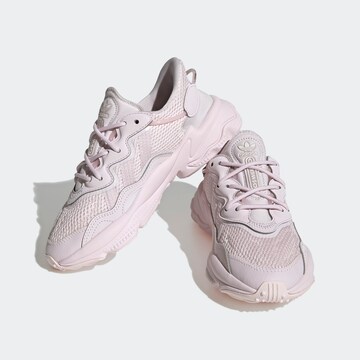 ADIDAS ORIGINALS Sneaker 'Ozweego' i rosa