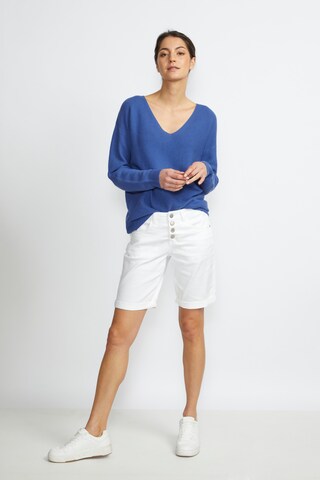 Cream Pullover in Blau