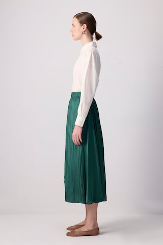 Touche Prive Skirt in Green
