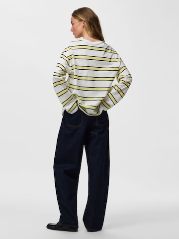 T-shirt 'PCMila' PIECES en jaune