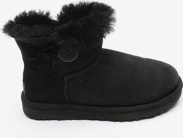 UGG Dress Boots in 38 in Black: front