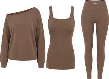 Mowi Fit Trainingspak in Bruin: voorkant