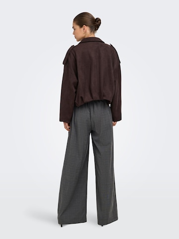 ONLY - Pierna ancha Pantalón plisado 'ONLenia' en gris