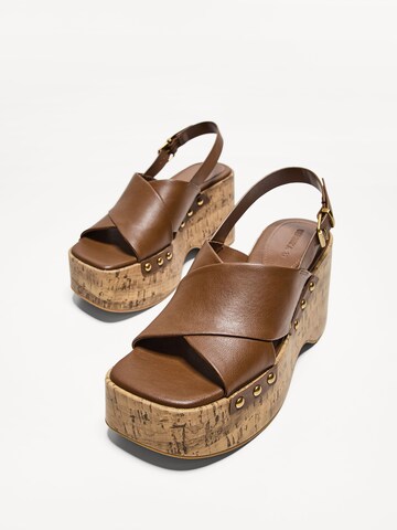 Bershka Sandaler i brun