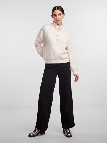 Pullover 'Ayana' di PIECES in bianco