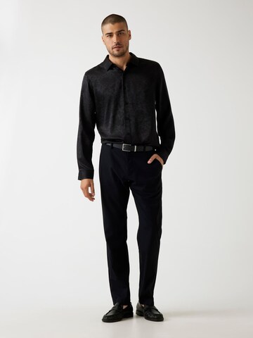 GUESS Regular Fit Hemd in Schwarz