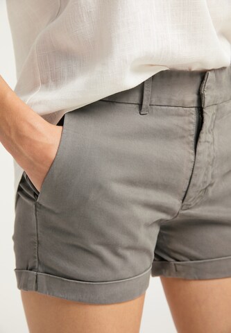 DreiMaster Vintage Slimfit Shorts in Grau