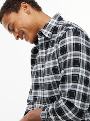 Tommy Jeans Regular fit Button Up Shirt in Black