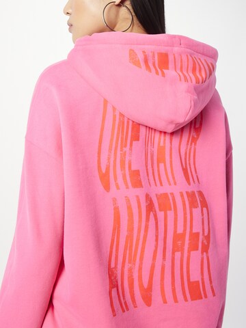 BOSS Sweatshirt 'Ecaisy' in Roze