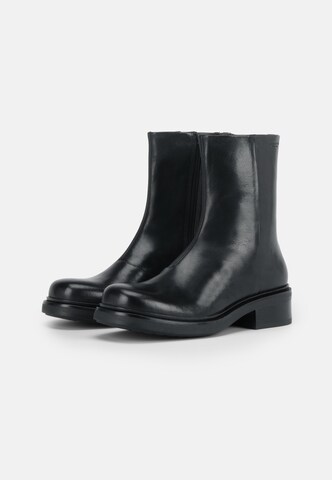 VAGABOND SHOEMAKERS Ankle Boots 'KARLIE' in Black