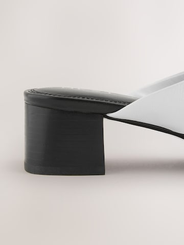 Next - Sandalias de dedo 'Forever Comfort' en blanco