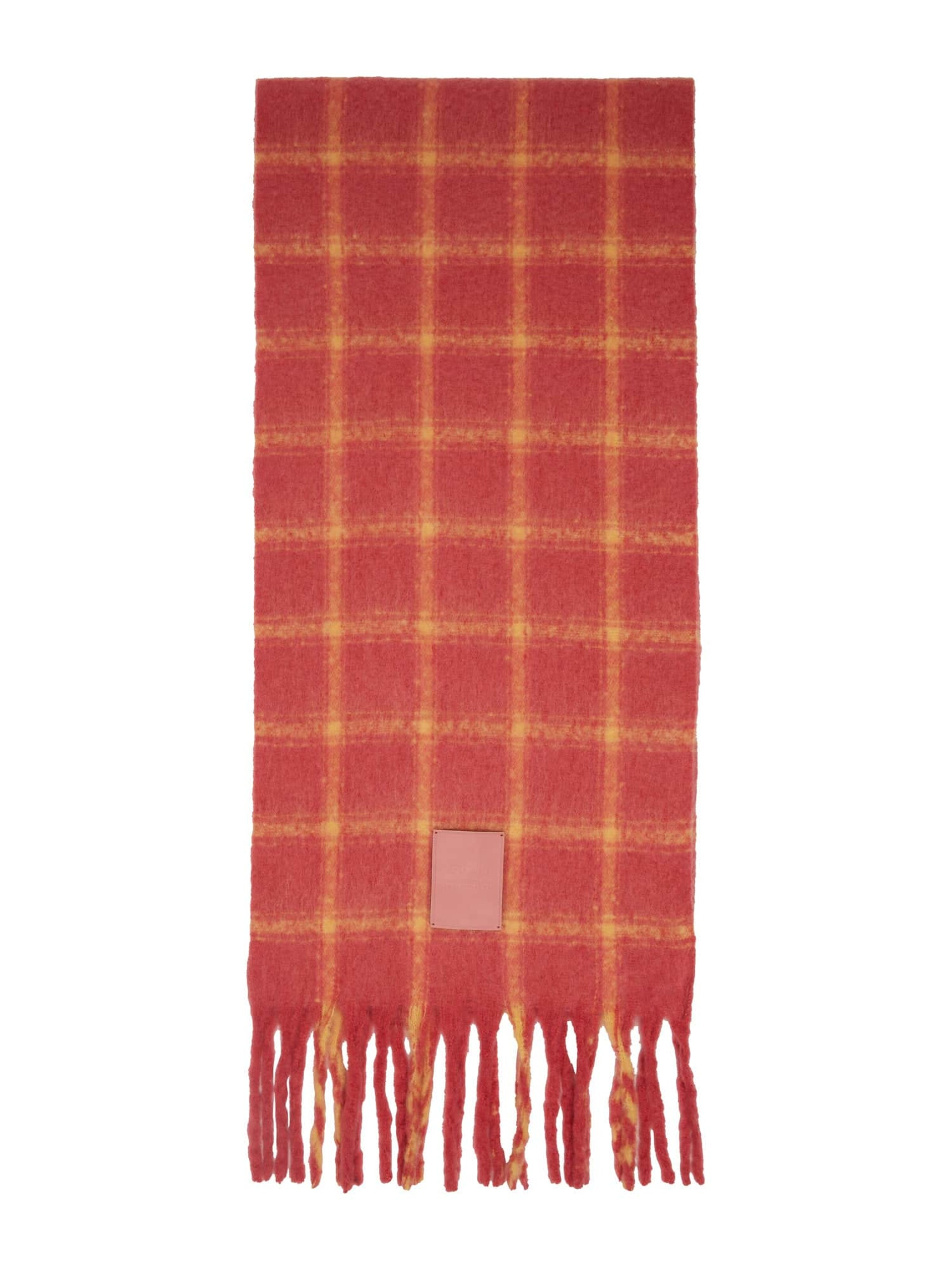 GUESS Scarf in Pink: front