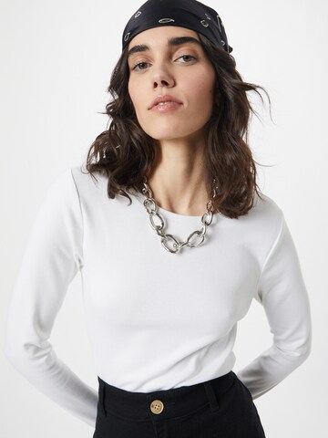 GAP - Camiseta en blanco
