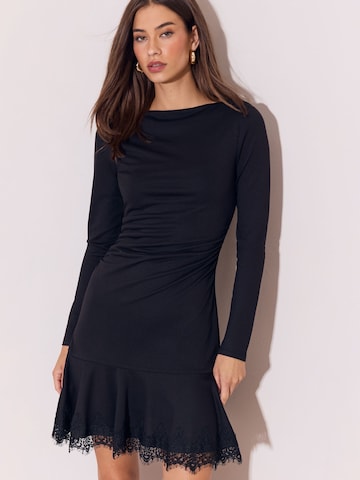 Rochie de la Lipsy pe negru