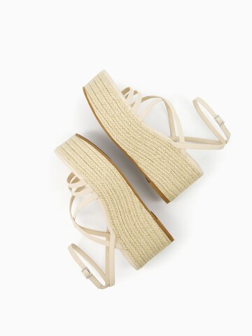 Bershka Sandal i vit