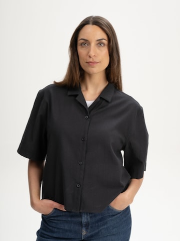 Chemisier 'Tavleen' MELA en noir : devant