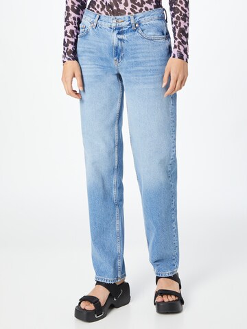 Gina Tricot Regular Jeans in Blue: front