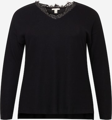 Esprit Curves Shirt in Black: front
