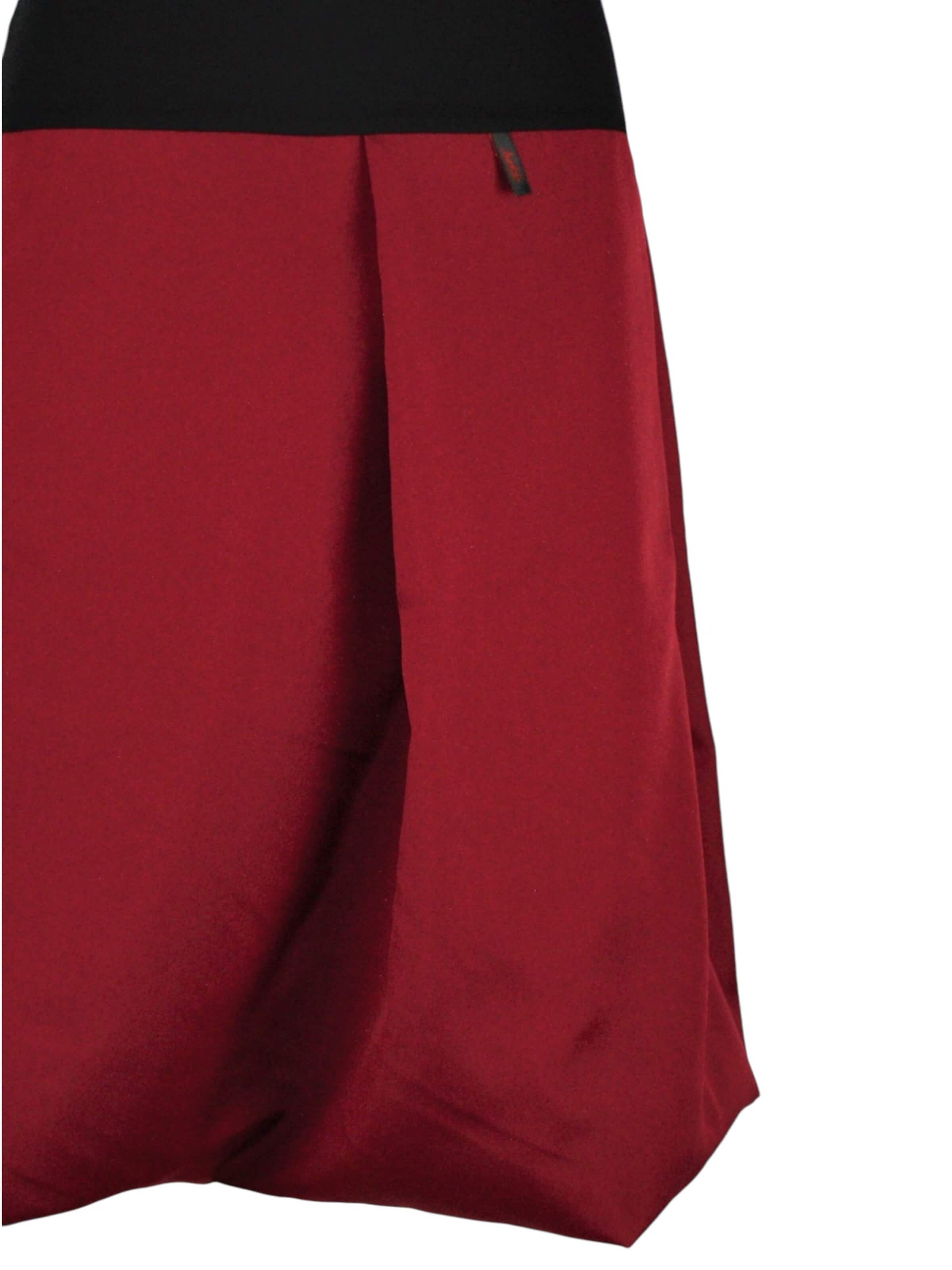 dunkle design Skirt in Red