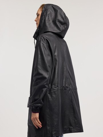 Trussardi - Abrigo de invierno en negro
