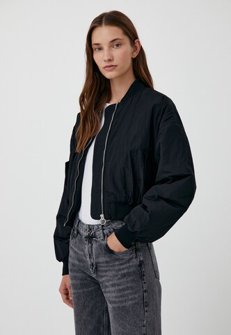 Finn Flare Between-Season Jacket in Black