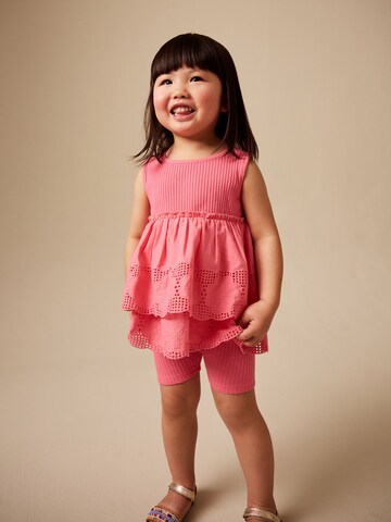 Next Set in Roze: voorkant