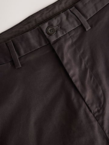 Next Slimfit Chinobyxa 'Motionflex' i lila