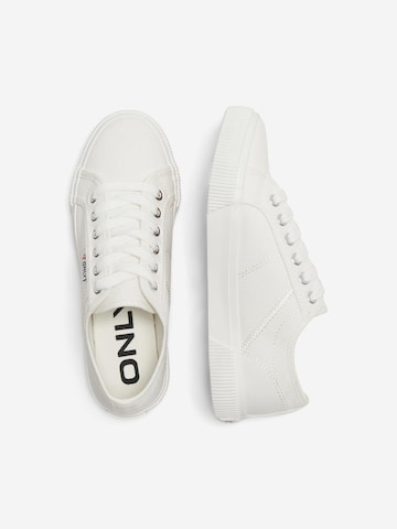 Baskets basses 'Nicola' ONLY en blanc