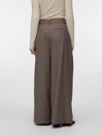 Wide Leg Pantalon à pince 'AWElsie' VERO MODA en marron