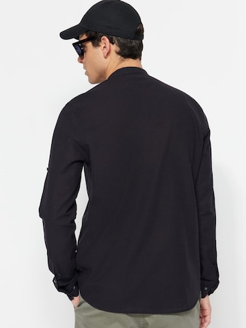 Trendyol - Ajuste regular Camisa en negro