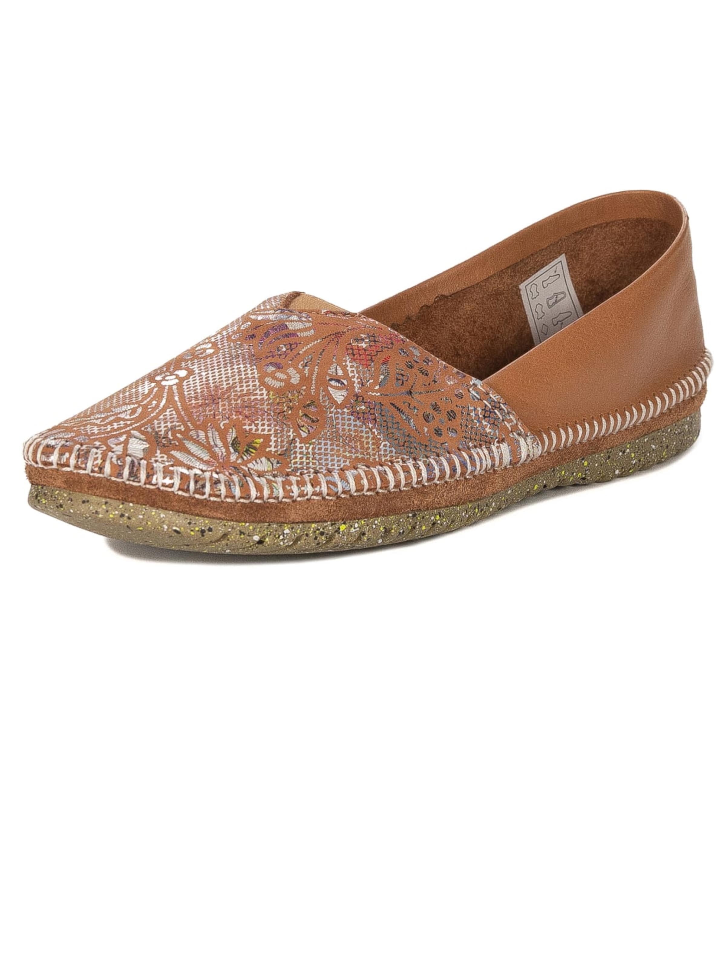 Maciejka Slip-ons in Yellow: front