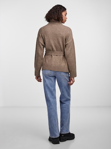 Pullover 'JASSY' di PIECES in marrone