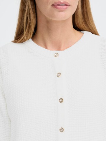 Oxmo Strickjacke ' OXBMMOMA CARDIGAN ' in Weiß